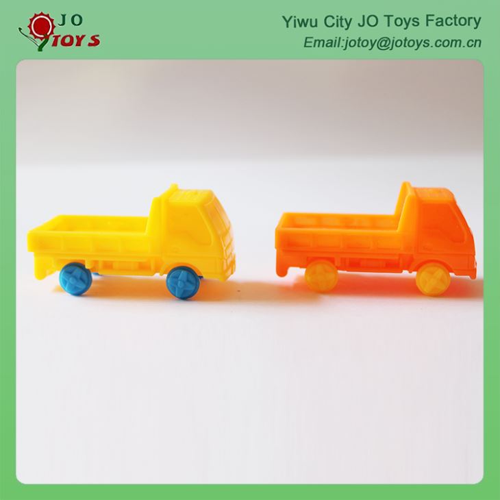 Kids Playing Mini Plastic Toy Trucks Capsule Toy 4