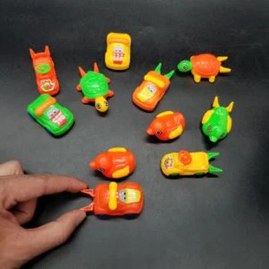 2インチカプセル用プラスチックスリングショットアニマルカー